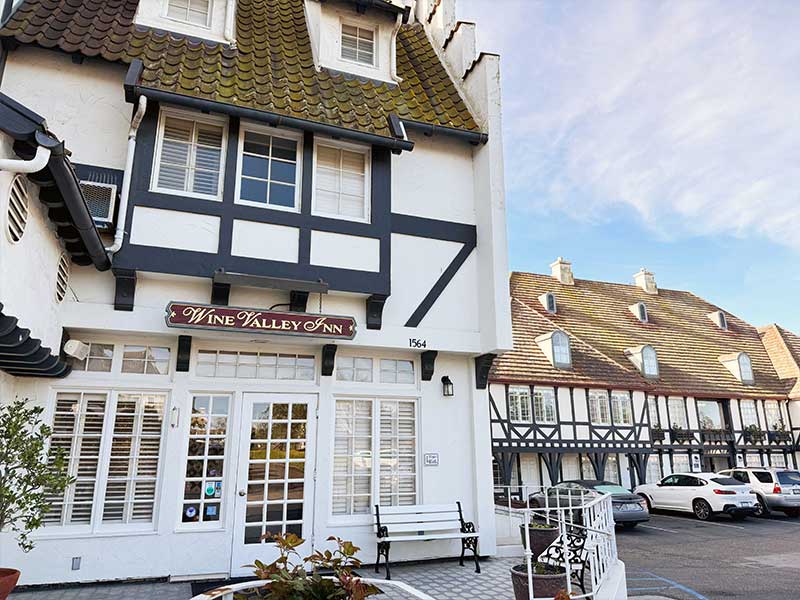 Solvang Hotels Pet-Friendly - Wine Valley Inn